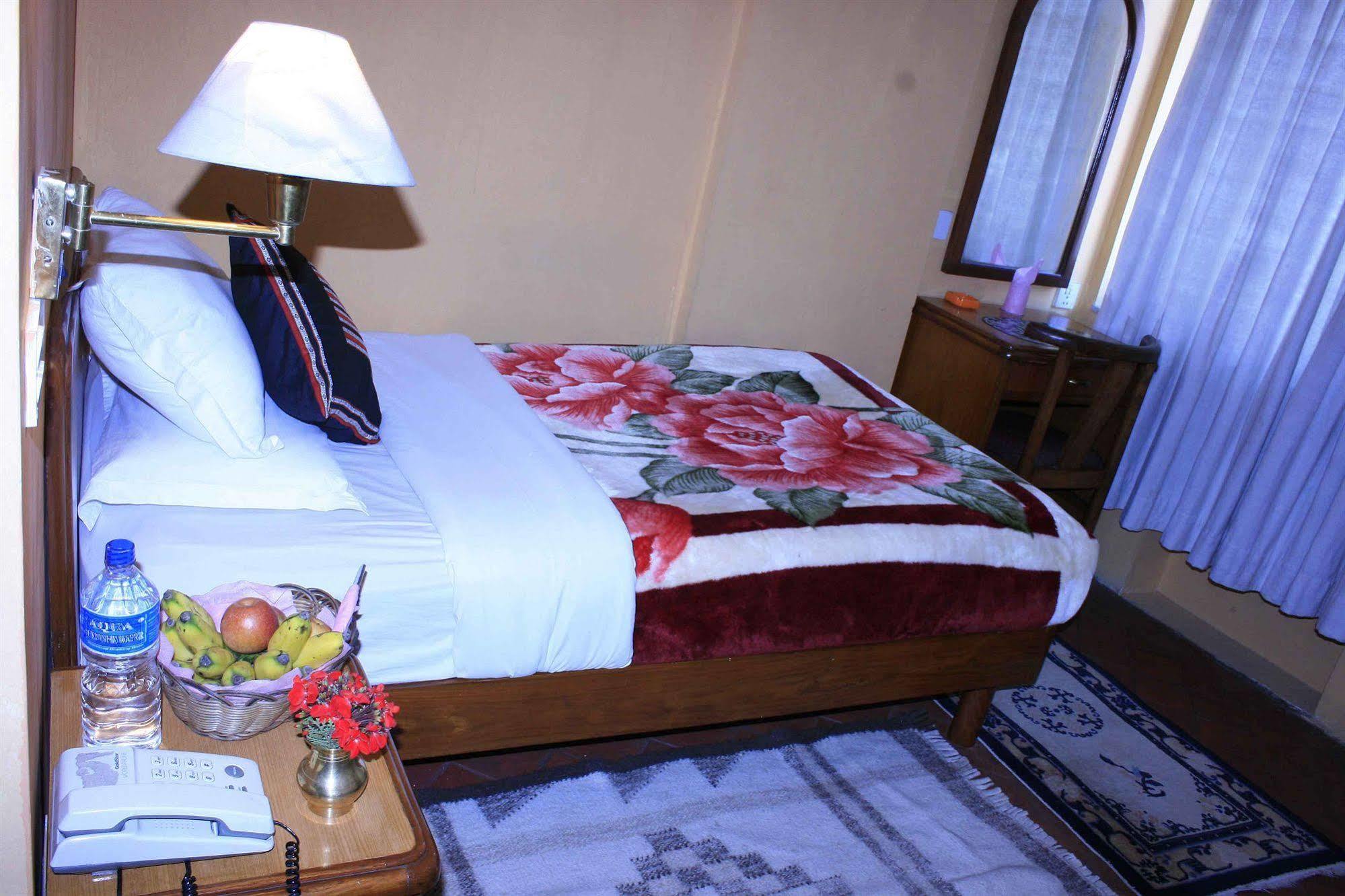Heritage Home Hotel And Guest House Катманду Екстер'єр фото